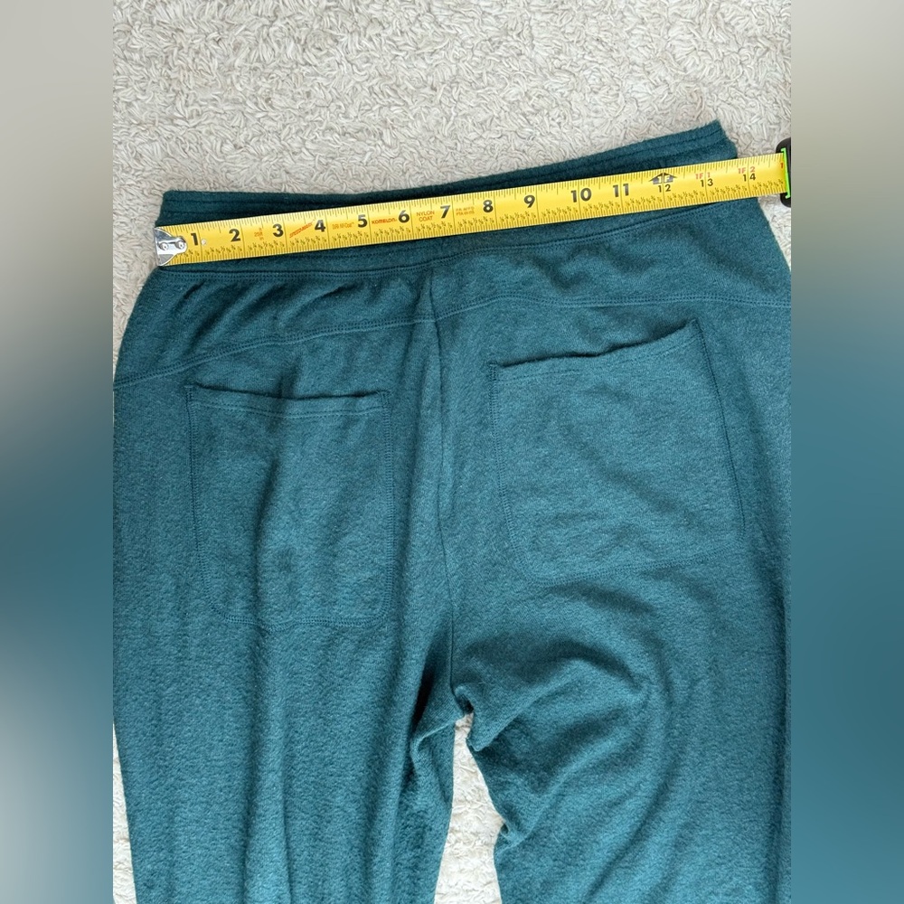 Alo Matching Jogger Set - Picture 10 of 10